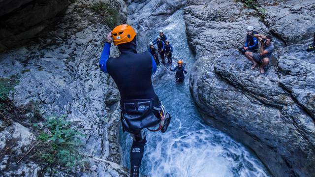 canyoning_fournel_groupe_sport_activite_montagne