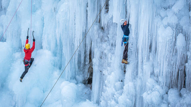 Cascade de glace au Pays des écrins 