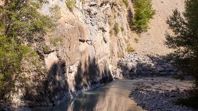 Gorge de la Durance et via ferrata : accès interdit - Deutsch