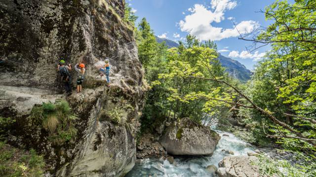 Les Via ferrata du Pays des Écrins - Deutsch