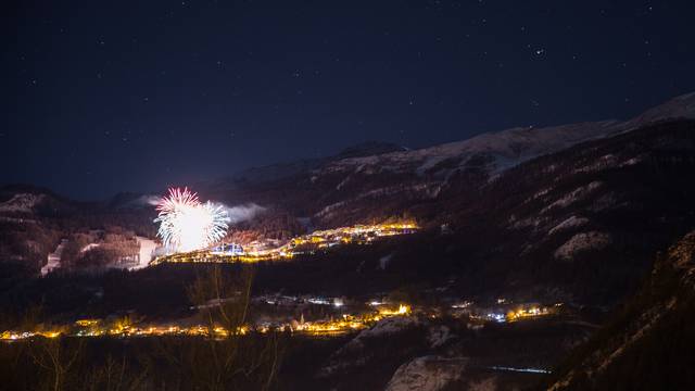 Venez vivre la magie des fêtes de fin d'année dans les stations du Pays des Écrins - Deutsch